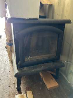 Wood stove 