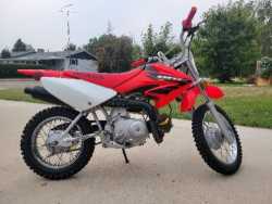 Honda crf70f dirt bike