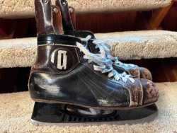 Old style men&#039;s Skates