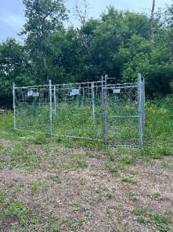 Chain link kennel